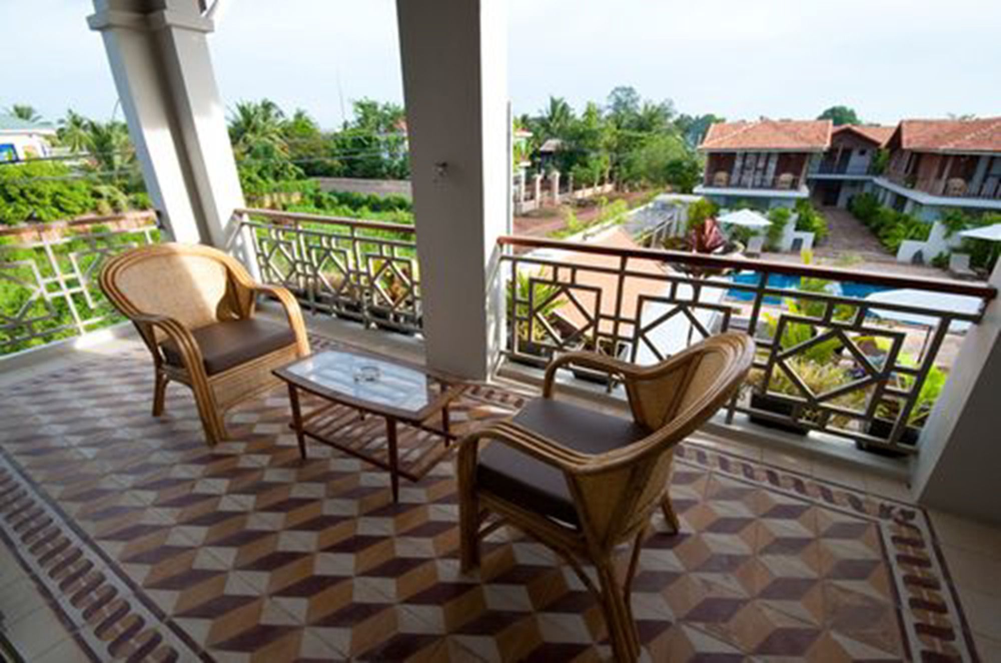 Bambu Hotel Battambang Exterior photo